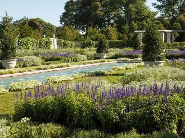 園(yuan)林綠化栽植之后要開展什麼(me)養(yang)護措施？